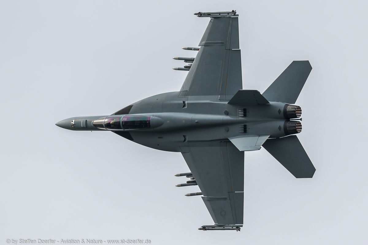 681IW5A6695