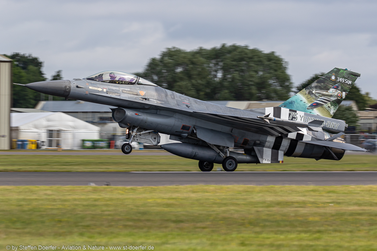 102IW5A2389