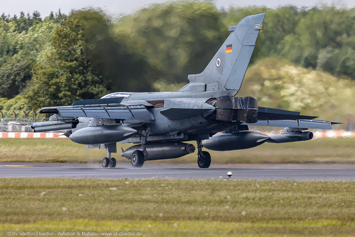 383-0Y2A7213