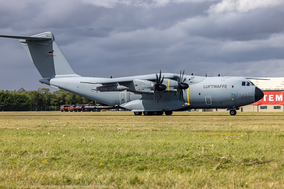 384-0Y2A7280