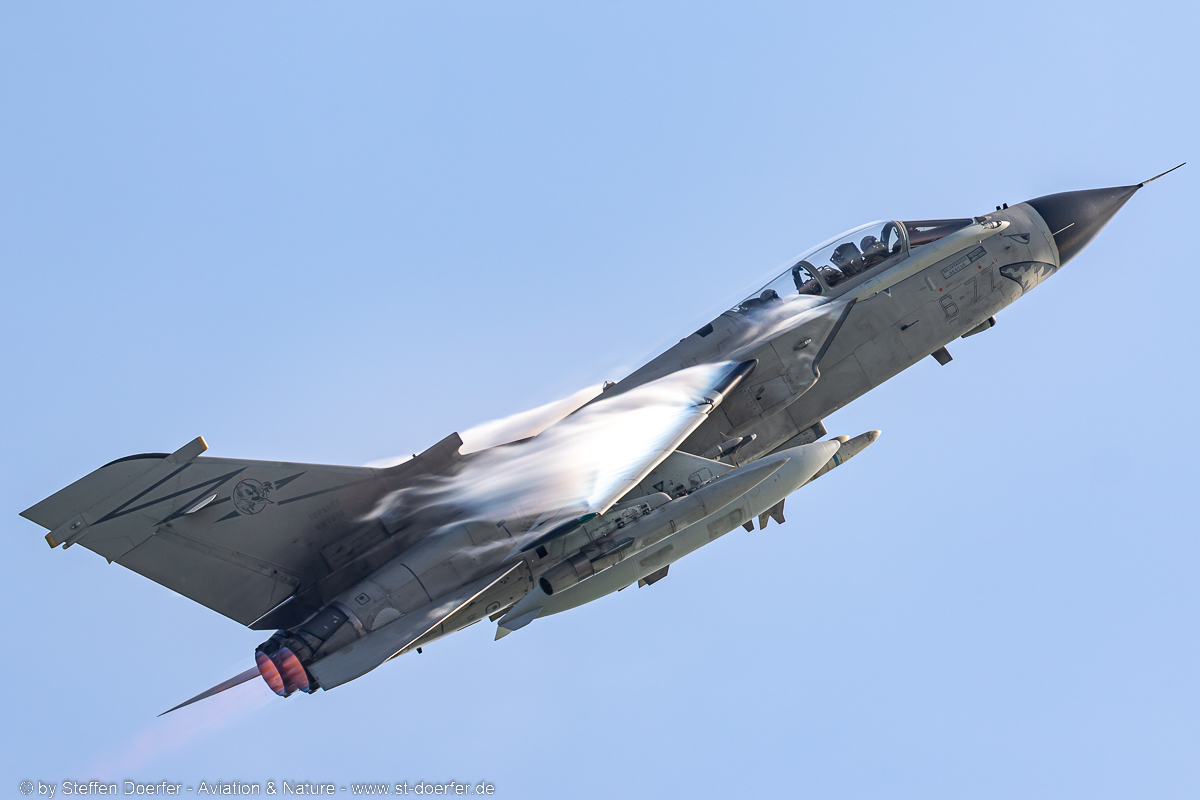 280IW5A6895