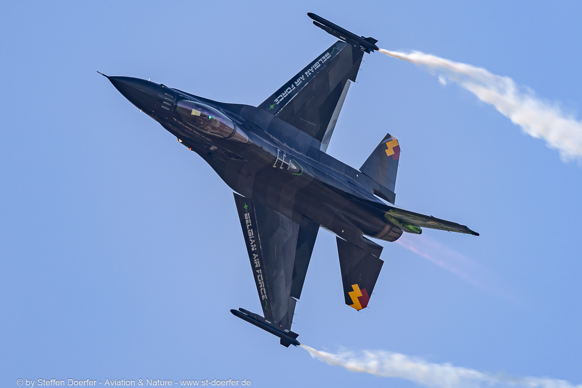 582-0Y2A9023