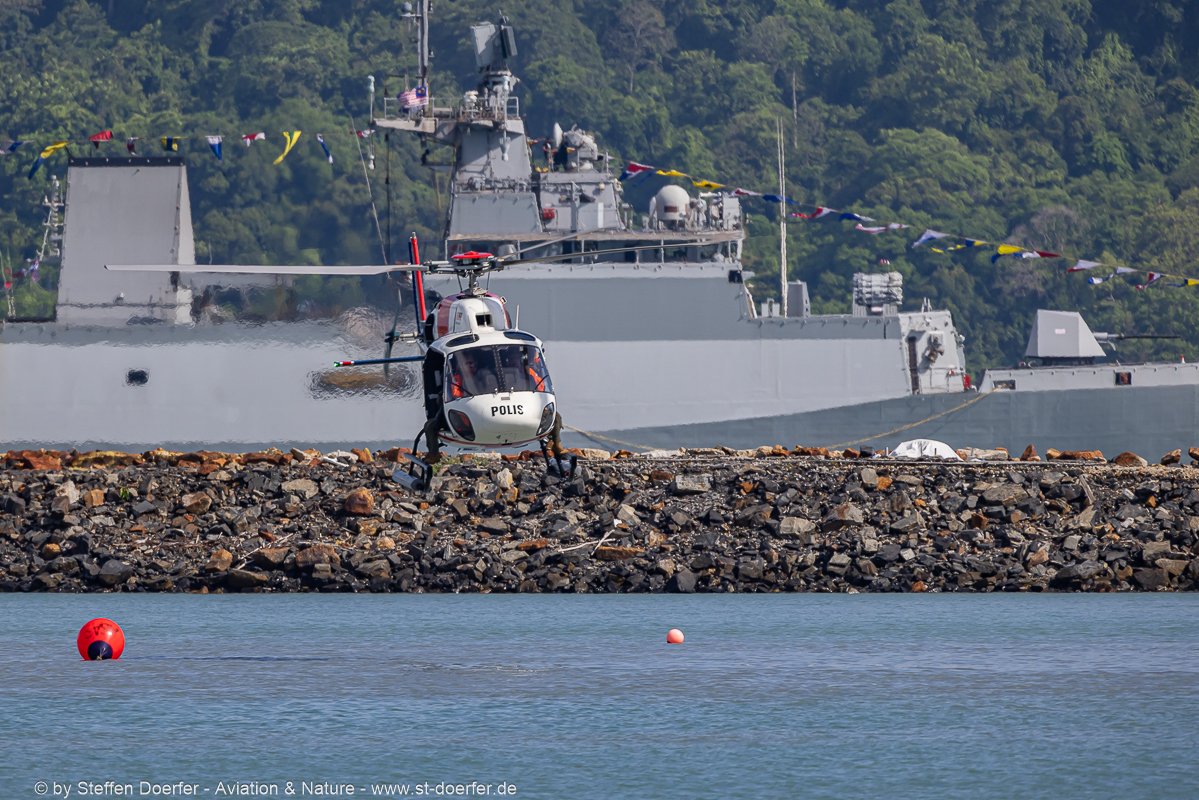 403-7U6A2777