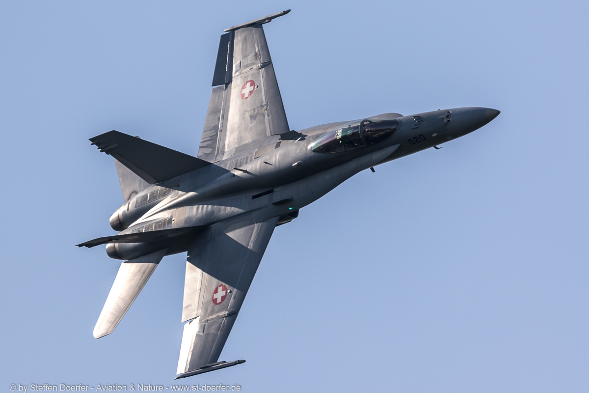 740JH3A3585