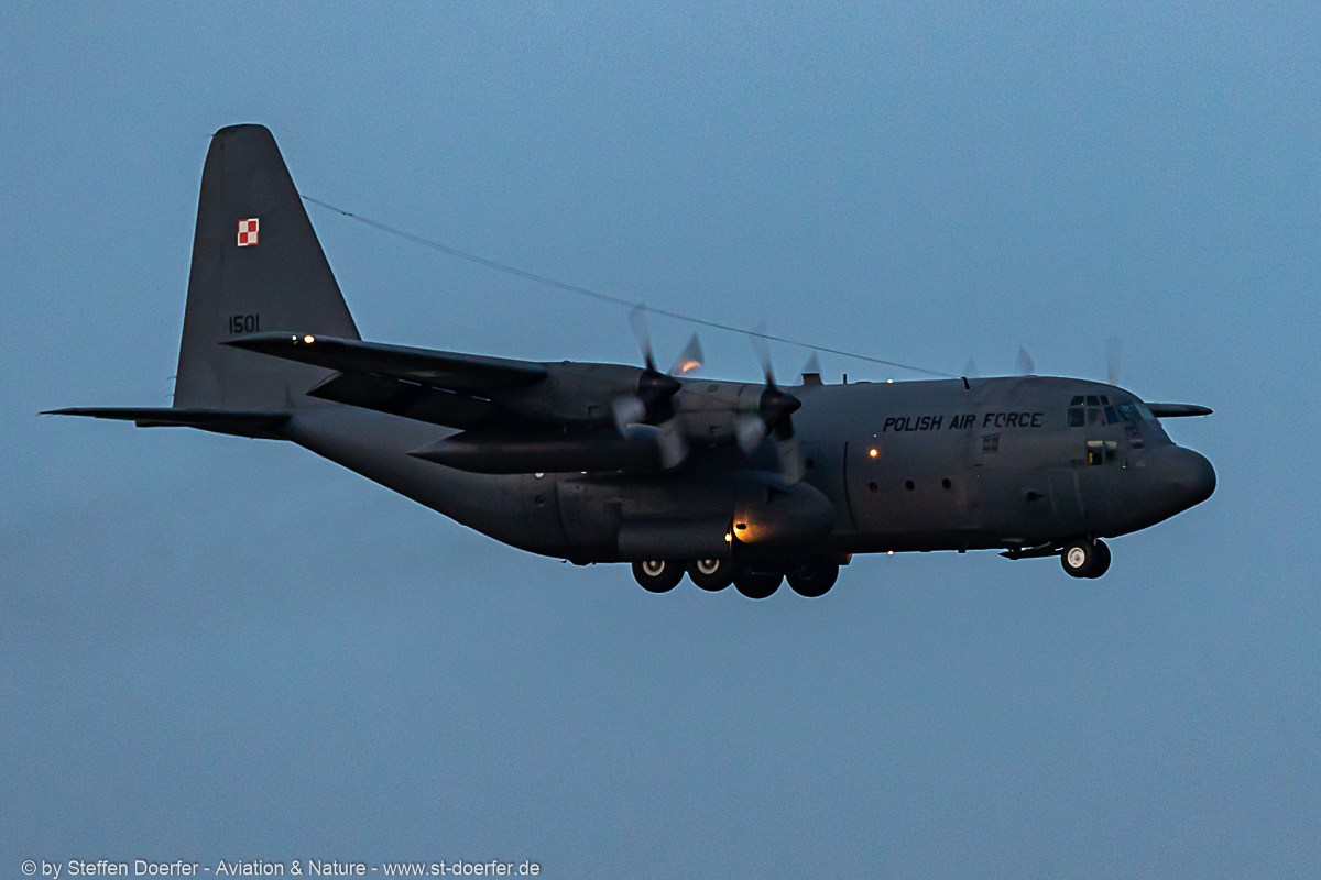 340IW5A9364