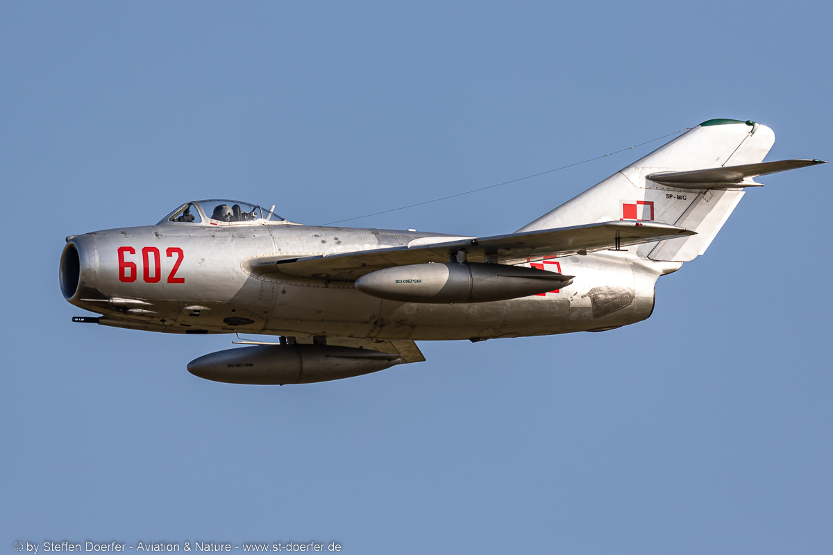 262JH3A2216