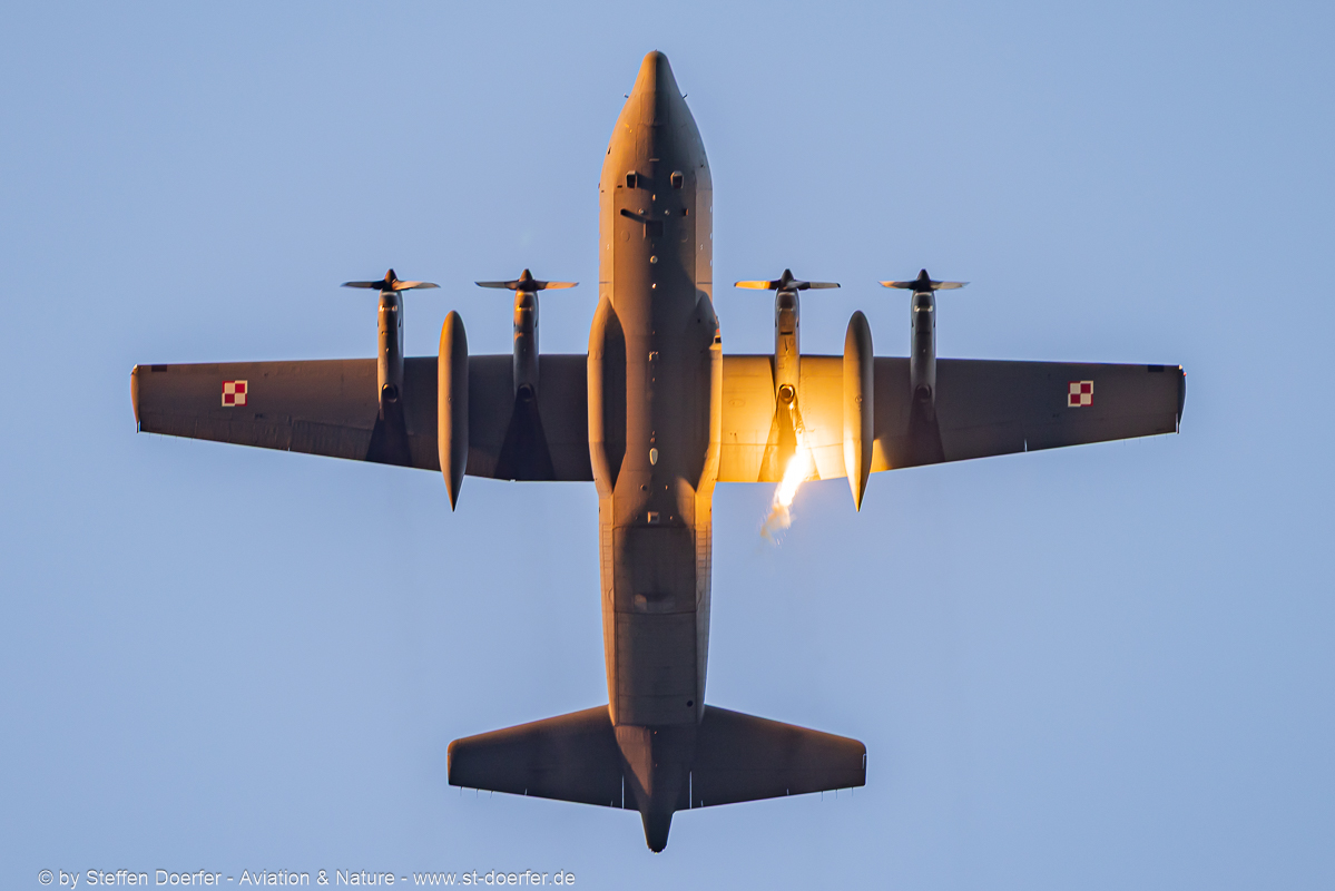 541CAA_5703