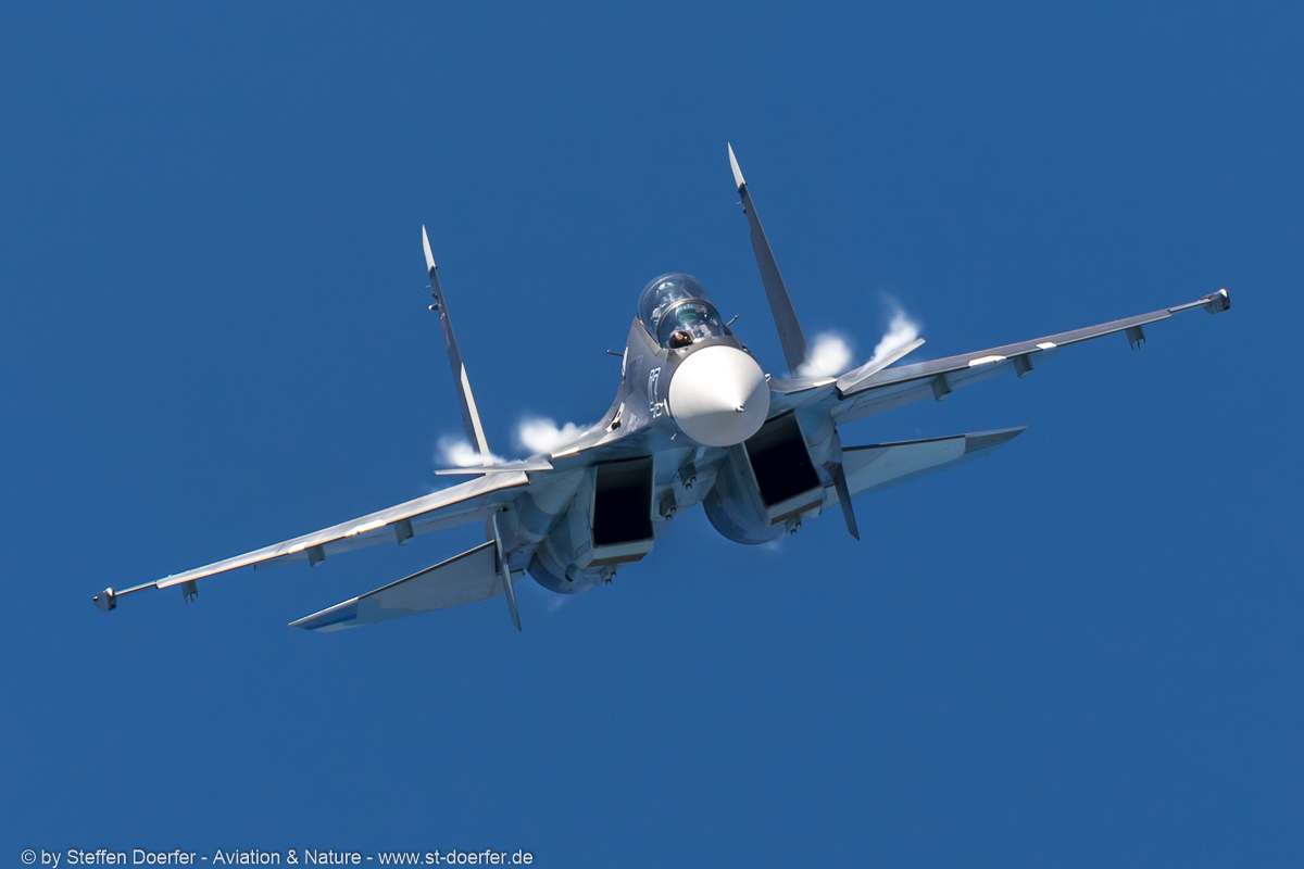 187JH3A7372