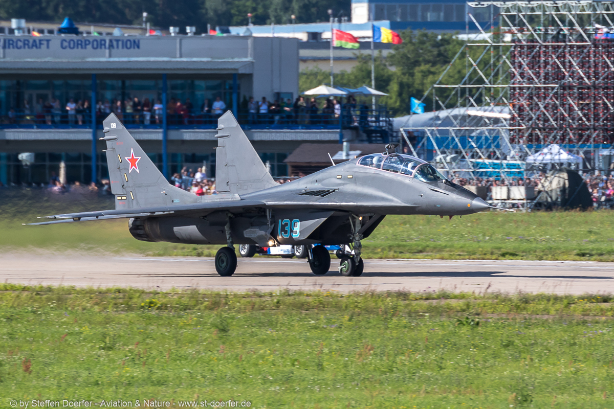 720IW5A8725