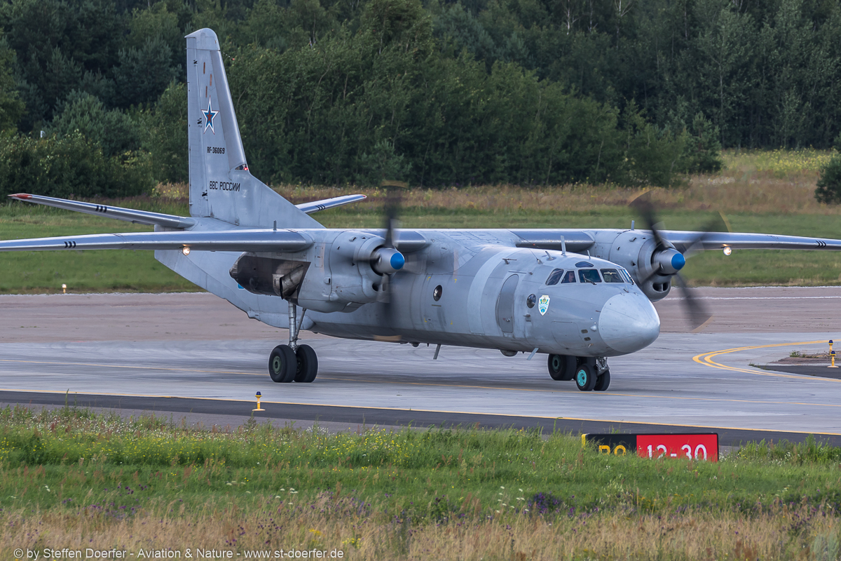 821IW5A8633