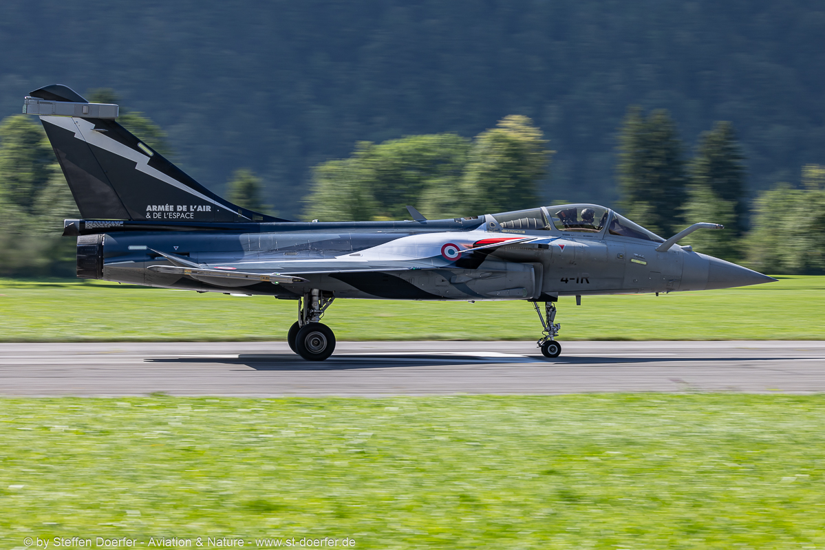 562-0Y2A6900