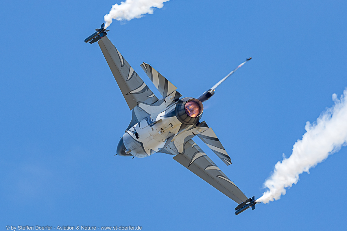 380JH3A8480