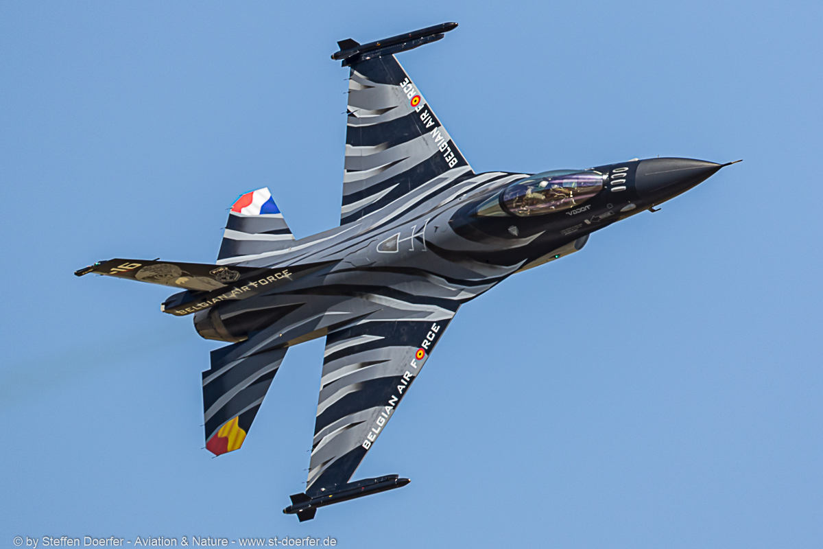 380JH3A8545