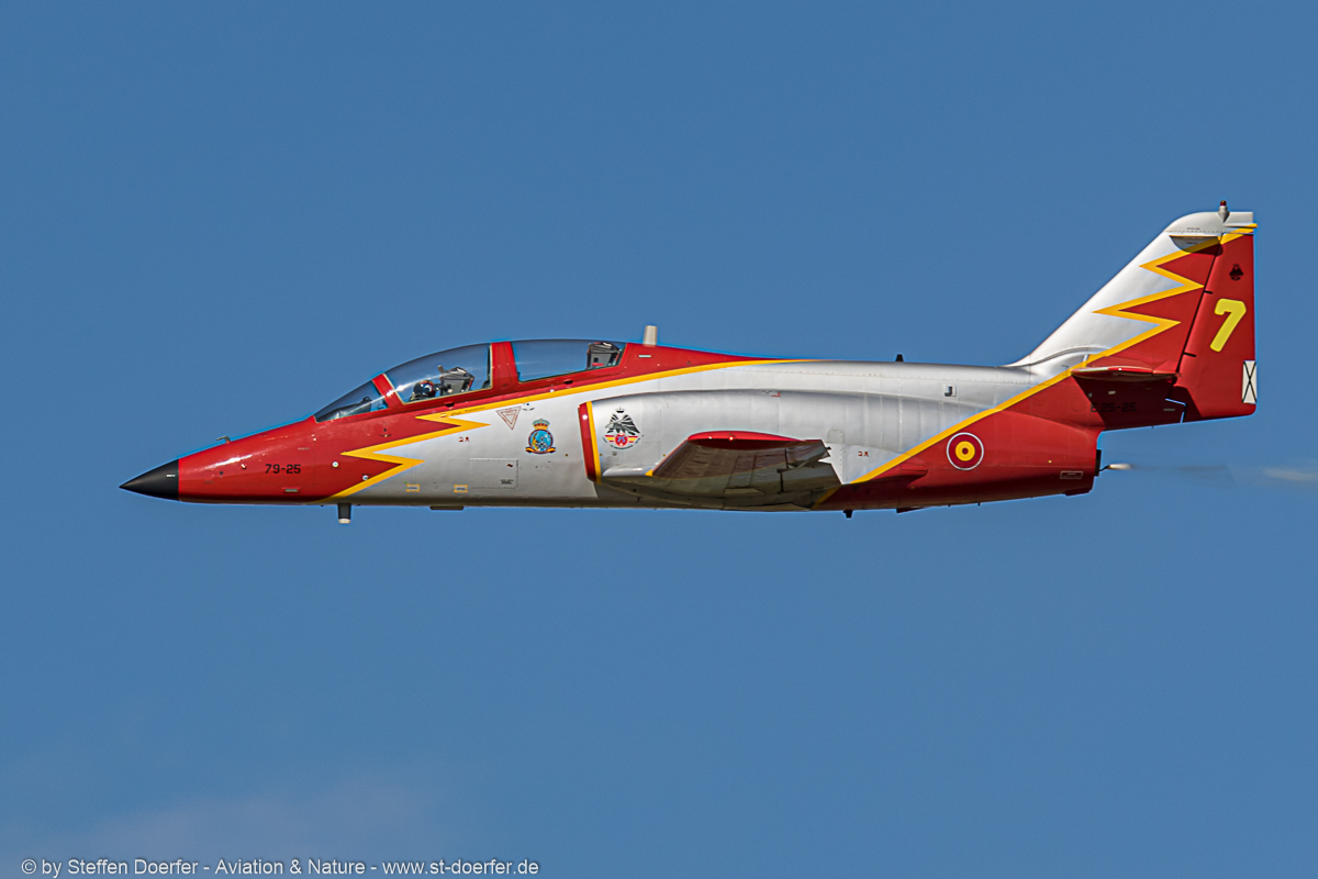 546IW5A2870