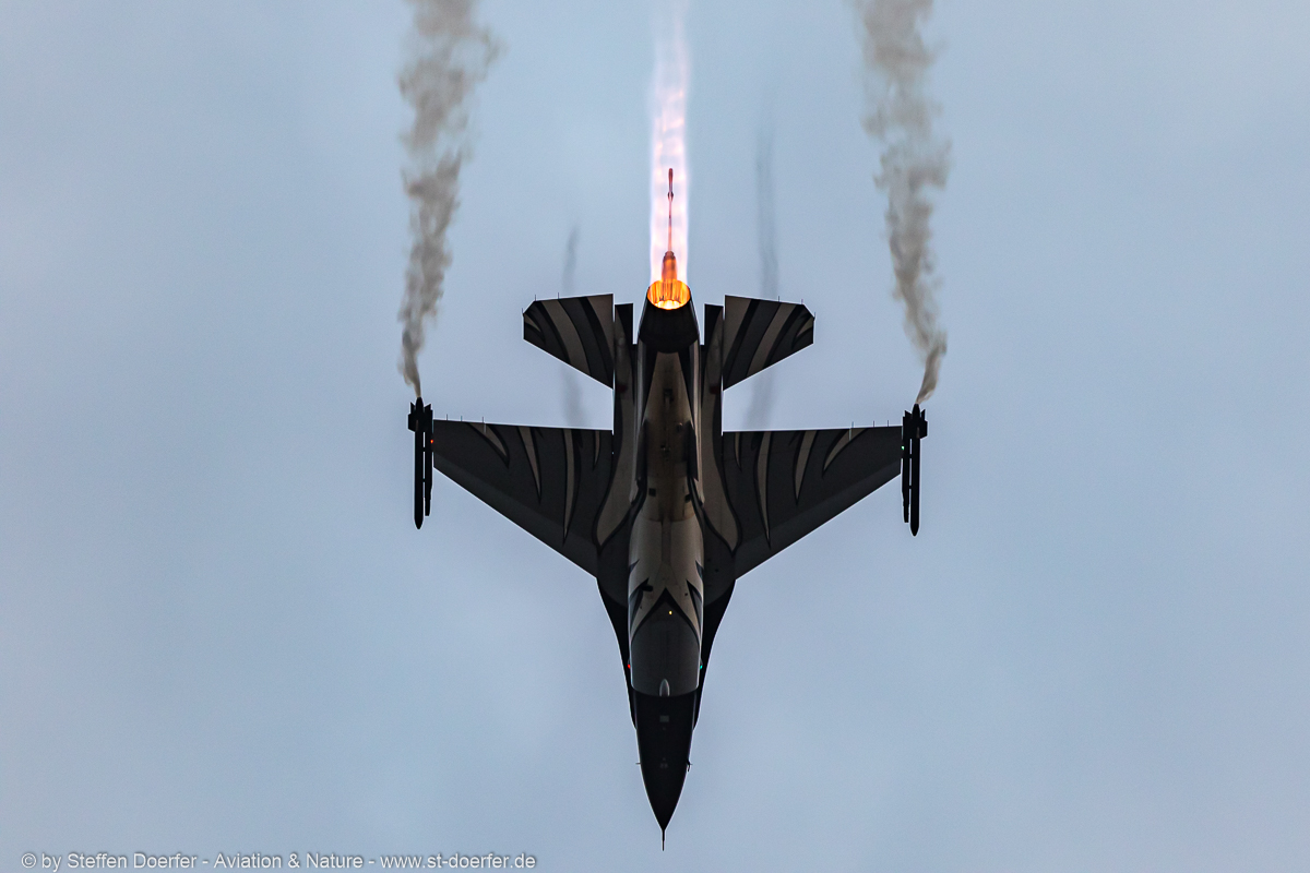 280IW5A3198