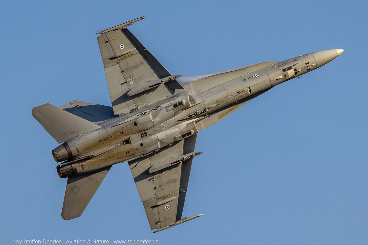 143CAA_5594