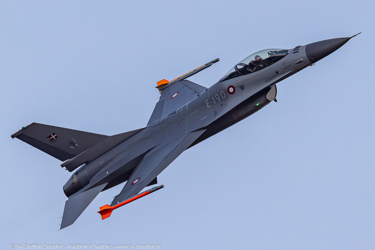 300CAA_8042