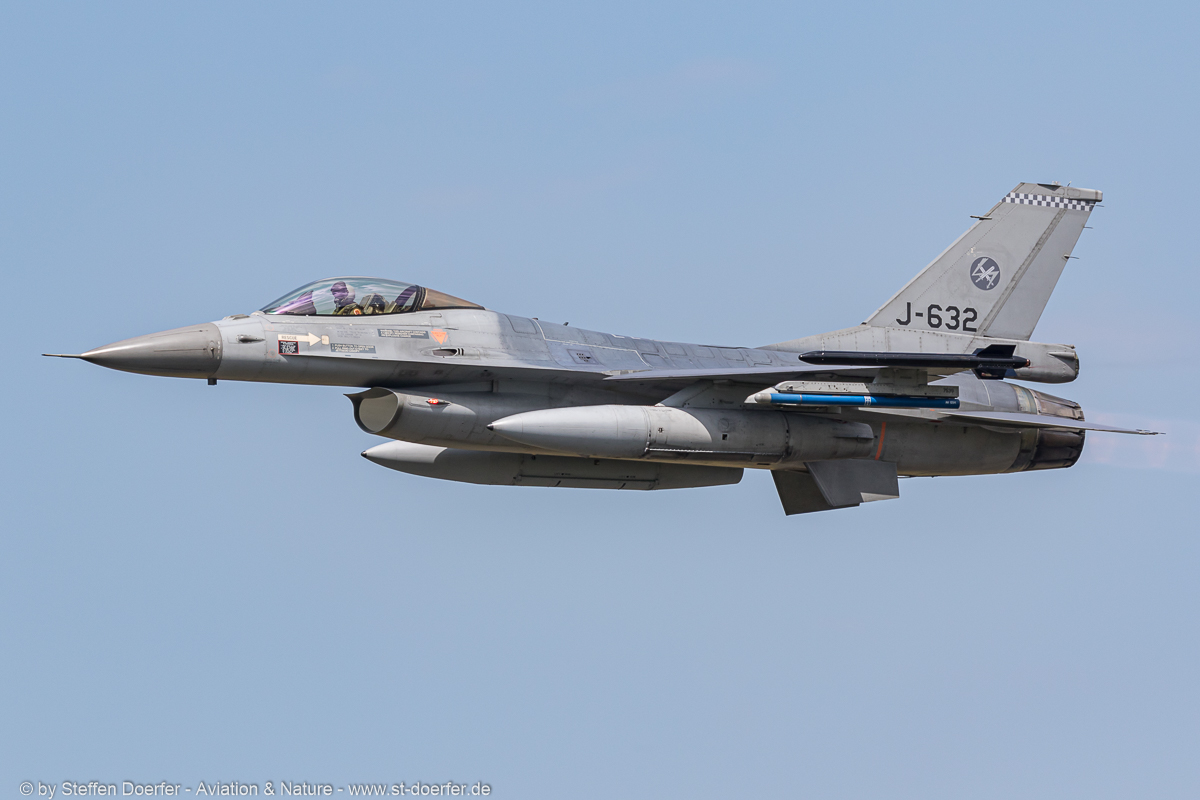 381IW5A0539