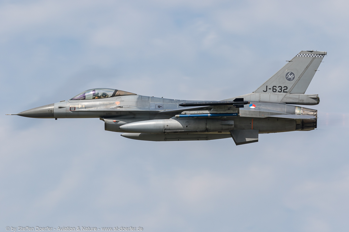 381IW5A0540