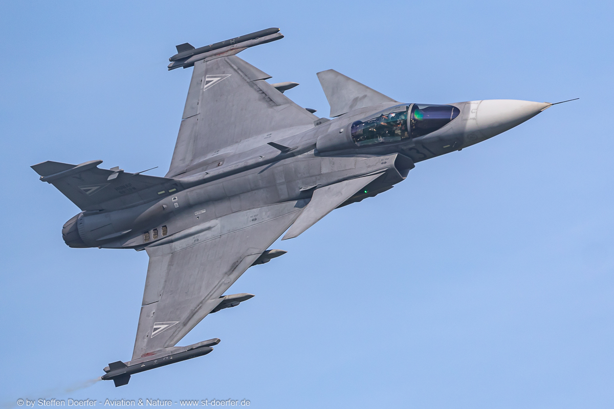 142IW5A8368