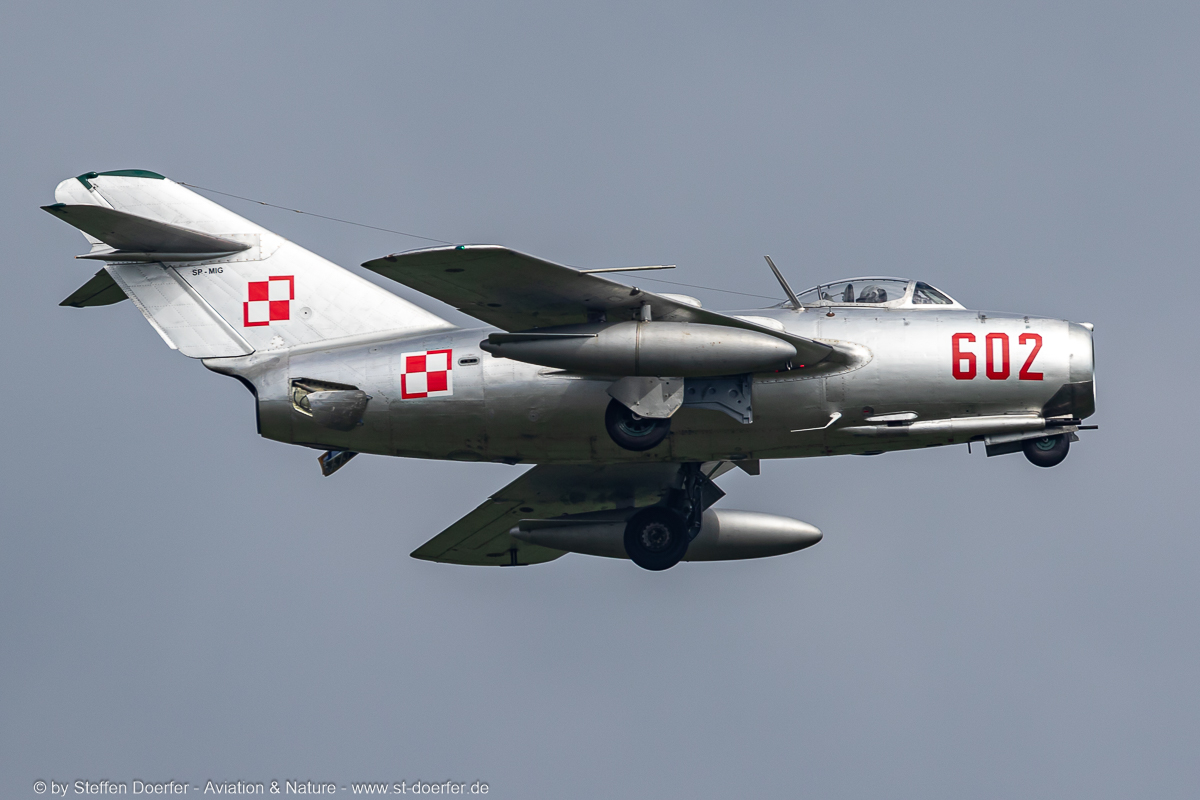 221IW5A8807