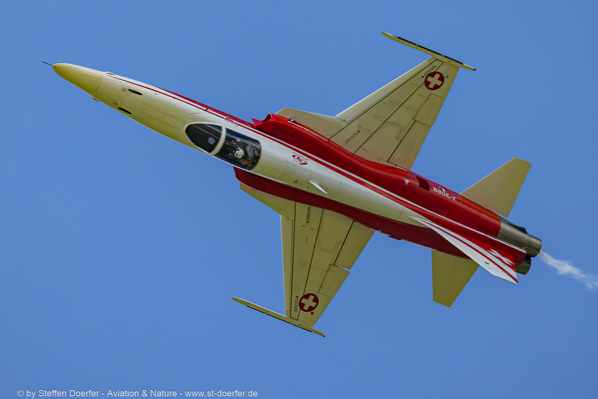 664CAA_4893