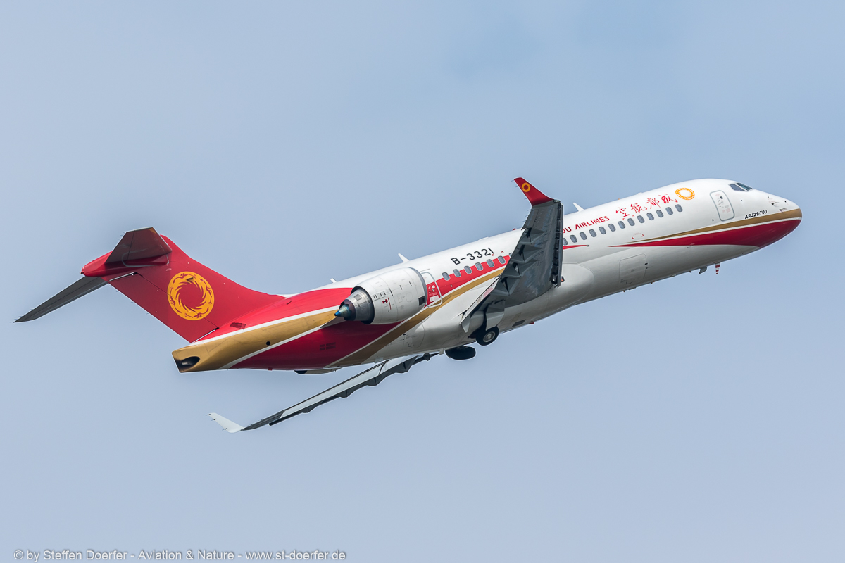 320JH3A8910