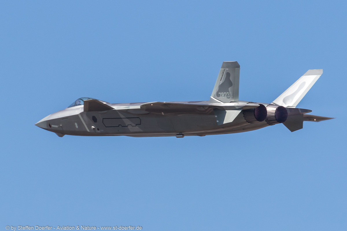 140IW5A6447